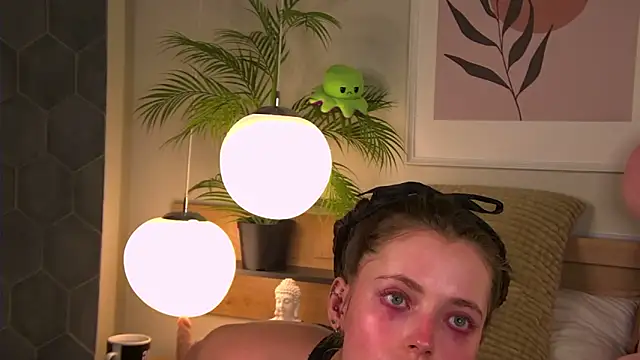 Snapshot of AshleyDouglas chatting on 01-14-25, 04:47 AshleyDouglas online show from 01-14-25, 04:47