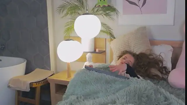 Snapshot of AshleyDouglas chatting on 03-07-25, 12:01 AshleyDouglas online show from 03-07-25, 12:01