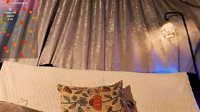 Snapshot of Mathew_stardust chatting on 10-25-25, 12:29 Mathew stardust online show from 10-25-25, 12:29