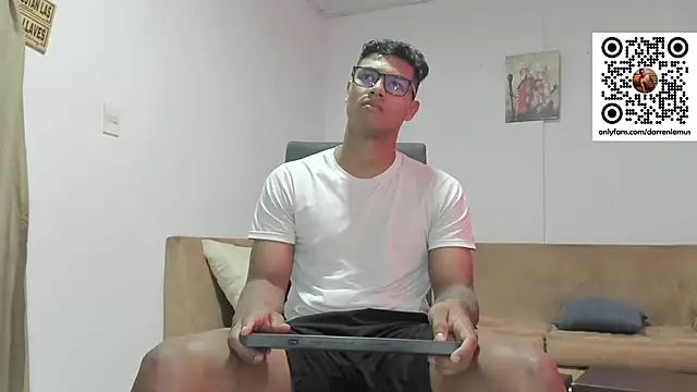 Snapshot of Darren_hot2 chatting on 01-09-25, 07:29 Darren hot2 online show from 01-09-25, 07:29