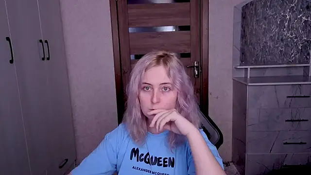 Kristy-Max online show from 03-21-26, 08:52