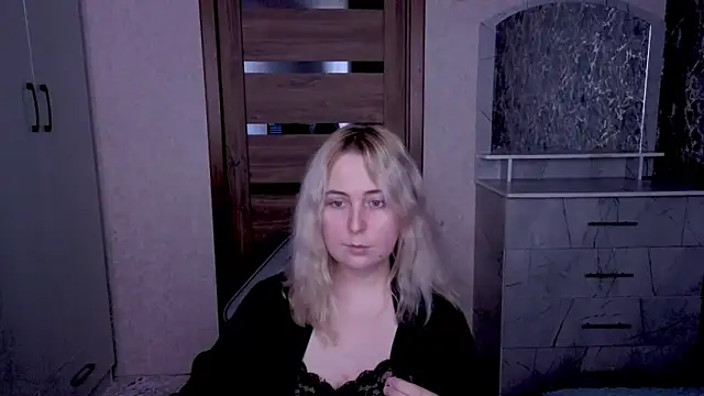 Kristy-Max online show from 04-28-26, 02:27