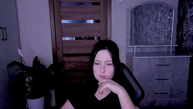Snapshot of Kristy-Max chatting on 07-08-26, 10:25 Kristy-Max online show from 07-08-26, 10:25