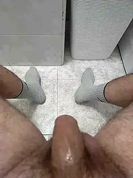 user 662 online show from 03-19-25, 05:39