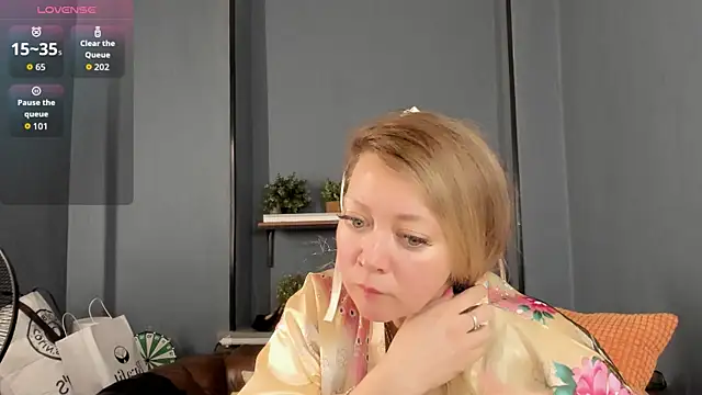 JesiaFoxi online show from 12-04-25, 01:31