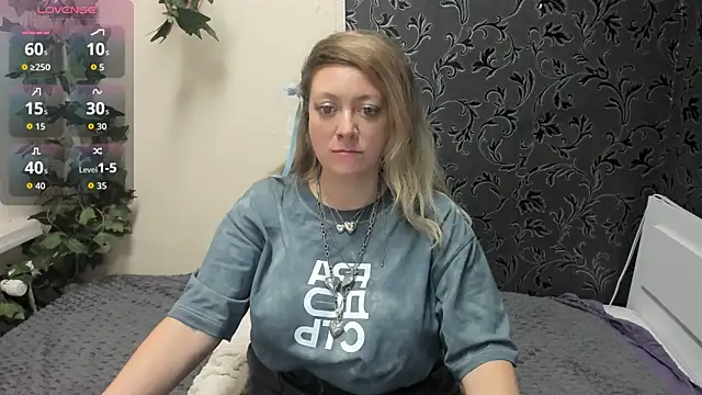 JesiaFoxi online show from 12-21-25, 05:31