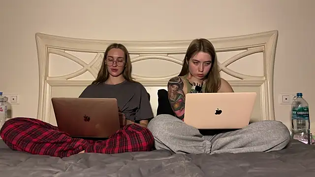 Snapshot of urmissalice chatting on 12-30-24, 06:38 urmissalice online show from 12-30-24, 06:38