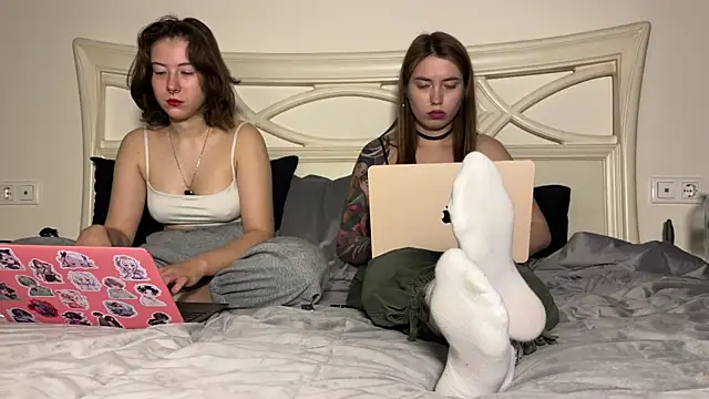 Snapshot of urmissalice chatting on 02-14-25, 04:31 urmissalice online show from 02-14-25, 04:31