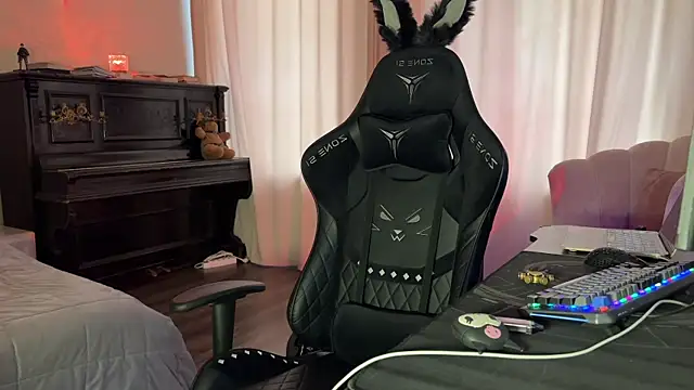 Snapshot of urmissalice chatting on 02-18-25, 11:55 urmissalice online show from 02-18-25, 11:55