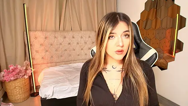 ashleyvalirya online show from 03-21-25, 03:44