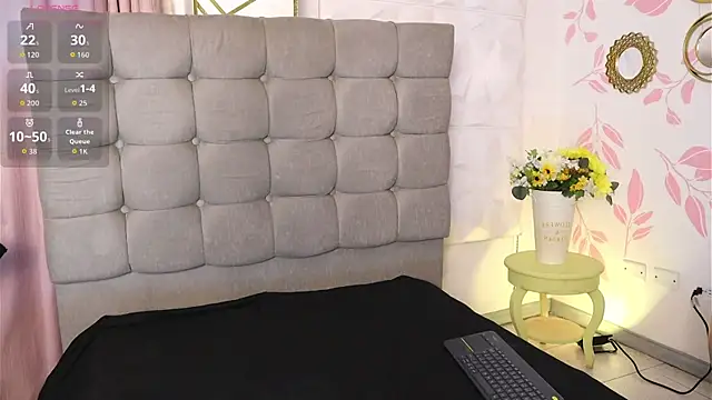 ashleyvalirya online show from 09-12-25, 08:20