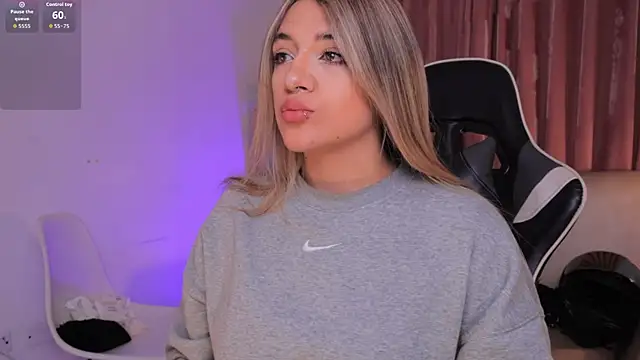 ashleyvalirya online show from 09-23-25, 04:15