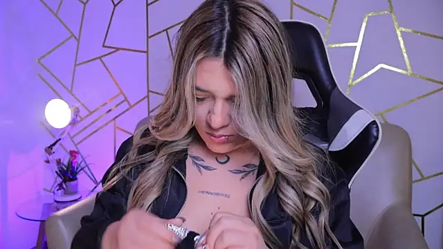 ashleyvalirya online show from 09-26-25, 04:05