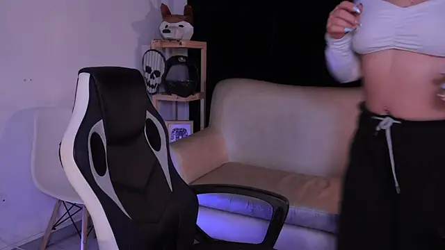 ashleyvalirya online show from 10-29-25, 04:04