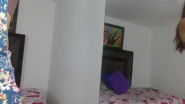 Snapshot of tatiana_valencia chatting on 02-19-25, 06:43 tatiana valencia online show from 02-19-25, 06:43