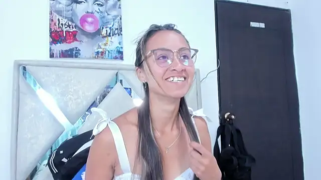 Snapshot of tatiana_valencia chatting on 04-22-26, 12:50 tatiana valencia online show from 04-22-26, 12:50