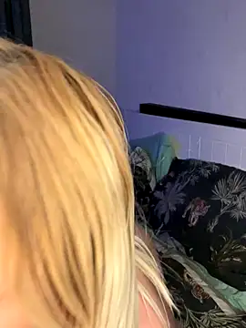 saskiapierce online show from 09-17-25, 07:04