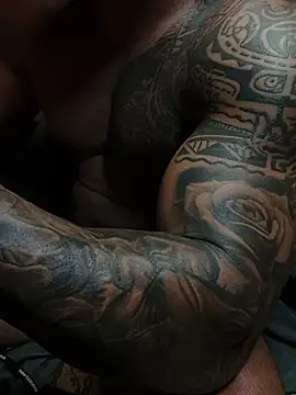 Snapshot of moody1996- chatting on 10-28-25, 03:32 moody1996- online show from 10-28-25, 03:32