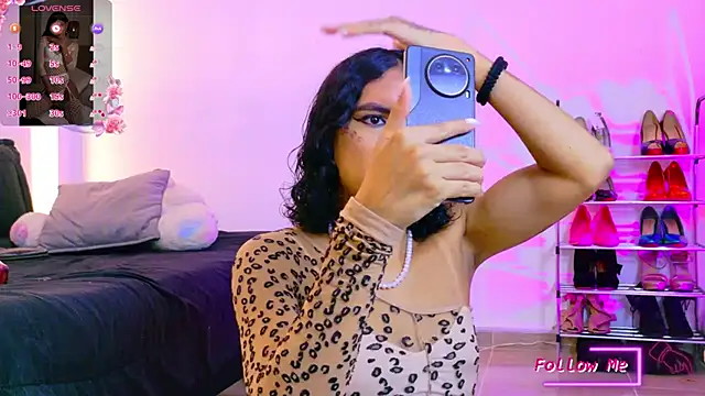 Snapshot of CampbelGinger chatting on 10-30-25, 02:13 CampbelGinger online show from 10-30-25, 02:13