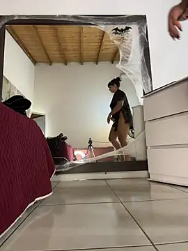 Alexa Miss online show from 10-25-25, 06:57