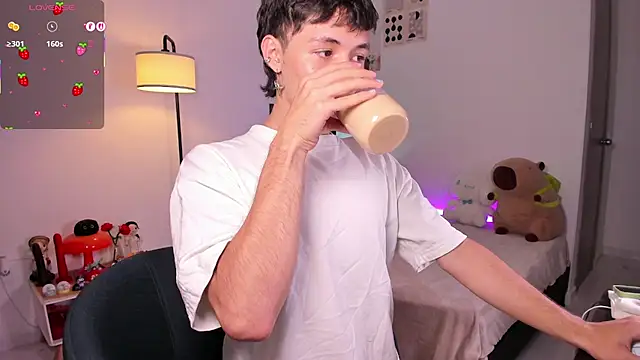 Snapshot of angel_bless19 chatting on 11-21-25, 10:30 angel bless19 online show from 11-21-25, 10:30