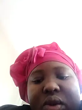 queenxdede online show from 10-27-25, 01:04