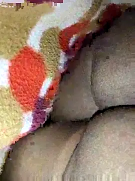 Snapshot of Punam_Aunty_510 chatting on 12-17-25, 04:35 Punam Aunty 510 online show from 12-17-25, 04:35