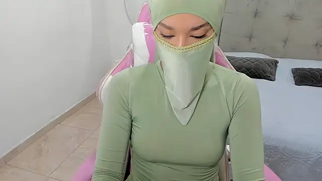 Snapshot of Hanaa_latif chatting on 12-27-24, 07:24 Hanaa latif online show from 12-27-24, 07:24