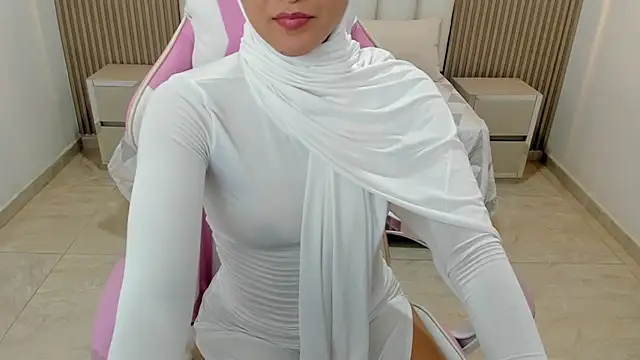 Snapshot of Hanaa_latif chatting on 02-03-25, 05:46 Hanaa latif online show from 02-03-25, 05:46