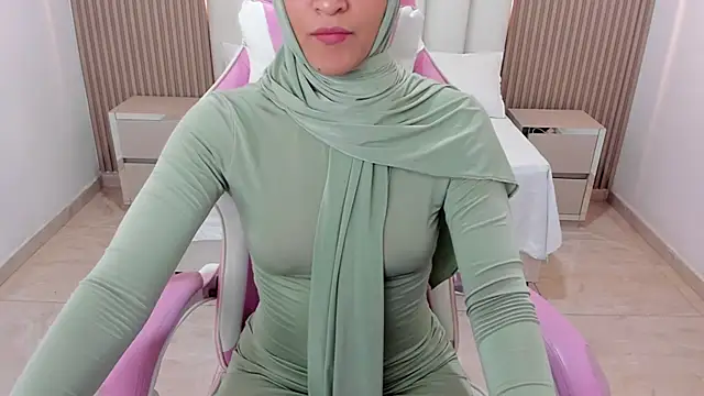 Snapshot of Hanaa_latif chatting on 02-06-25, 03:09 Hanaa latif online show from 02-06-25, 03:09
