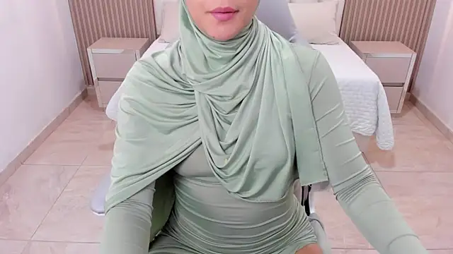 Snapshot of Hanaa_latif chatting on 03-03-25, 02:15 Hanaa latif online show from 03-03-25, 02:15