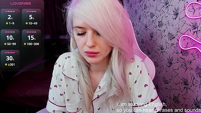 Snapshot of Healing__girl chatting on 03-03-25, 06:12 Healing  girl online show from 03-03-25, 06:12