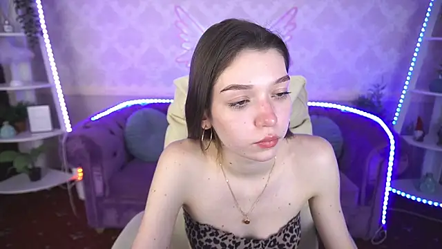 Snapshot of Cherry_Wipe chatting on 01-15-25, 04:43 Cherry Wipe online show from 01-15-25, 04:43