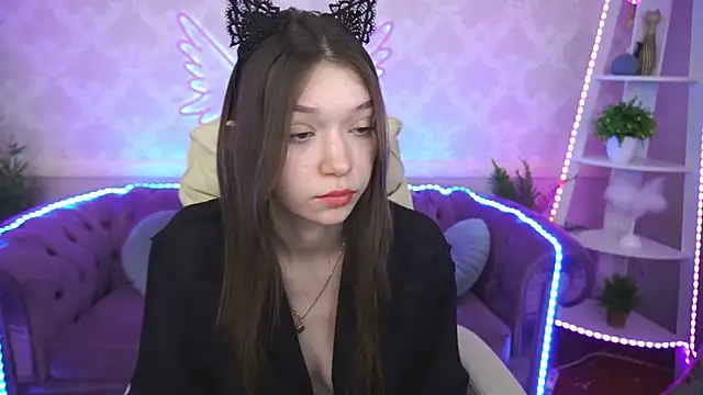 Snapshot of Cherry_Wipe chatting on 02-19-25, 10:01 Cherry Wipe online show from 02-19-25, 10:01