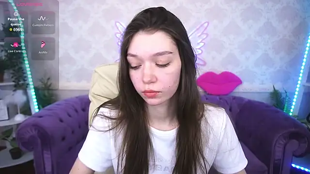 Snapshot of Cherry_Wipe chatting on 03-10-25, 01:43 Cherry Wipe online show from 03-10-25, 01:43