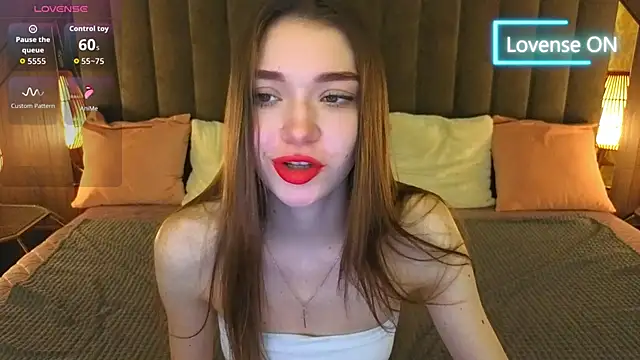 Snapshot of Cherry_Wipe chatting on 11-13-25, 06:56 Cherry Wipe online show from 11-13-25, 06:56