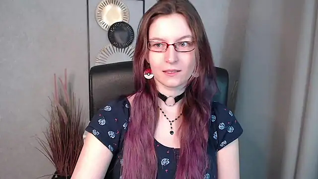 emmaxDelight online show from 12-17-24, 06:24