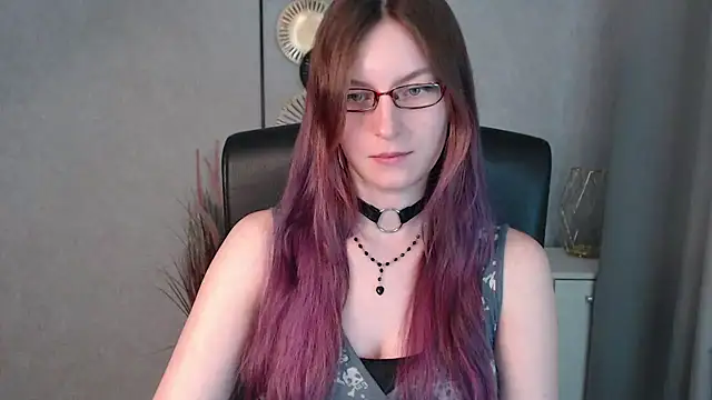 emmaxDelight online show from 12-18-24, 10:08