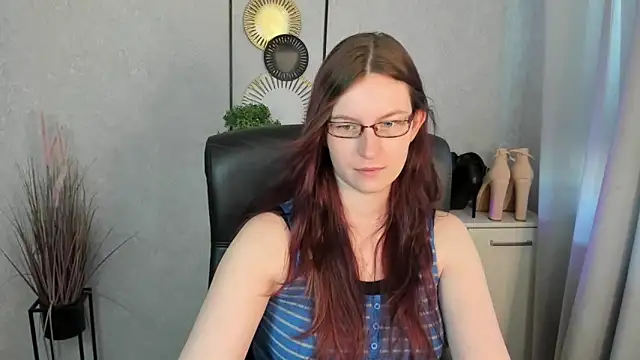 Snapshot of emmaxDelight chatting on 06-23-26, 05:38 emmaxDelight online show from 06-23-26, 05:38