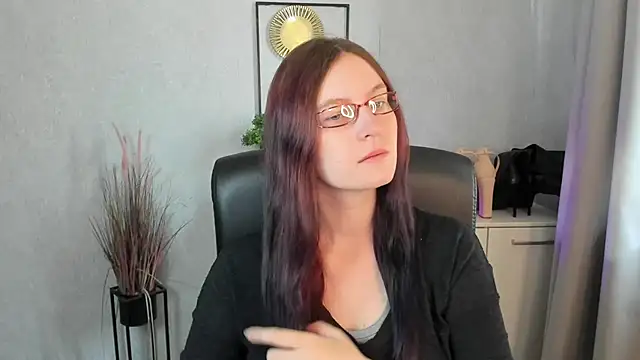 Snapshot of emmaxDelight chatting on 07-15-26, 05:45 emmaxDelight online show from 07-15-26, 05:45