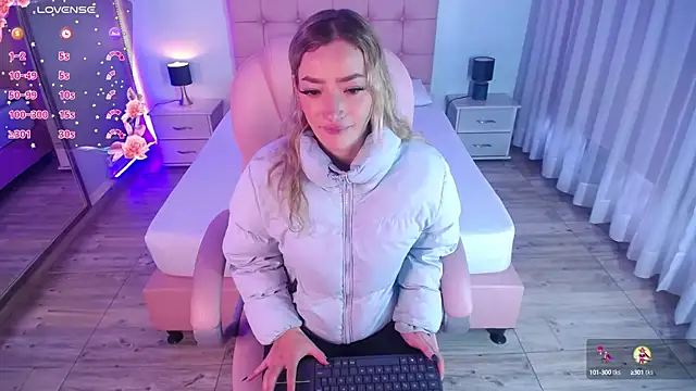 Snapshot of zoe_jones13 chatting on 02-04-25, 11:49 zoe jones13 online show from 02-04-25, 11:49