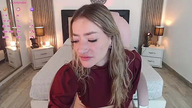 Snapshot of zoe_jones13 chatting on 03-13-25, 06:37 zoe jones13 online show from 03-13-25, 06:37