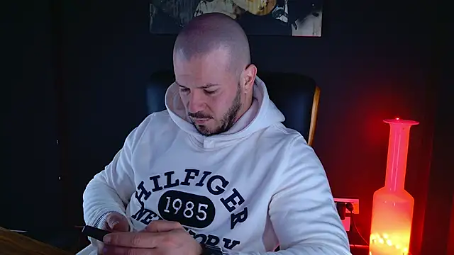 AngeloEric online show from 01-07-25, 06:27