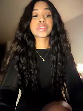 Snapshot of bella__honey chatting on 02-28-26, 02:23 bella honey online show from 02-28-26, 02:23