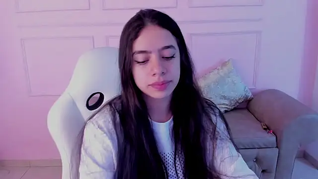 zoe turnner 18 online show from 10-10-25, 11:53