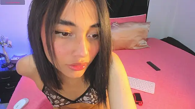 Snapshot of lilithTeen1_ chatting on 01-08-26, 05:32 lilithTeen1 online show from 01-08-26, 05:32