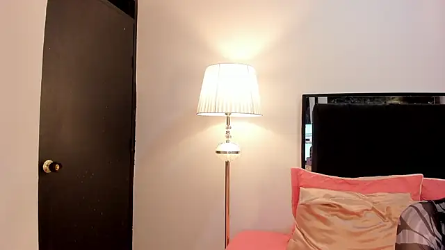 Snapshot of lilithTeen1_ chatting on 02-18-26, 04:30 lilithTeen1 online show from 02-18-26, 04:30