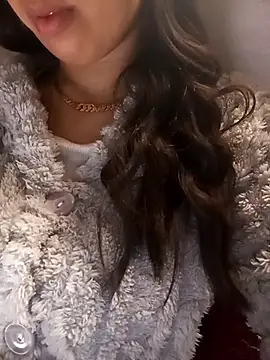 jijijoudia online show from 03-08-25, 04:17