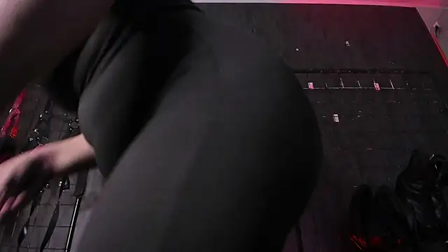 Carolina Arias online show from 10-04-25, 09:02