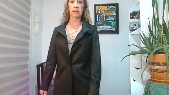 Snapshot of Canelita28 chatting on 05-19-26, 01:11 Canelita28 online show from 05-19-26, 01:11